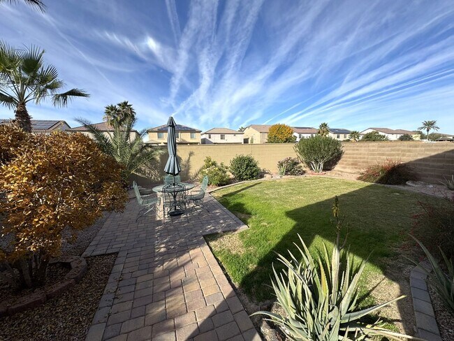 Building Photo - Beautiful 4-bedroom, 2-bath single-story home with Fully Landscaped Backyard