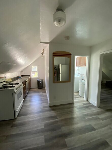 Building Photo - 2531 Ridge Rd