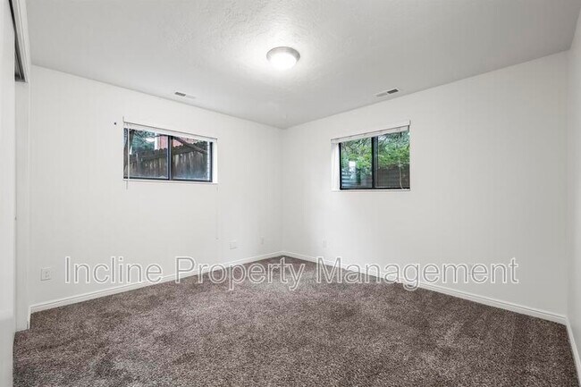 Building Photo - 2102 E 11270 S