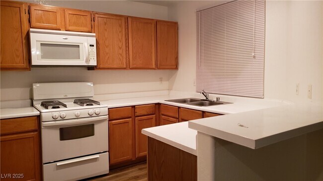 Building Photo - 5066 S Rainbow Blvd