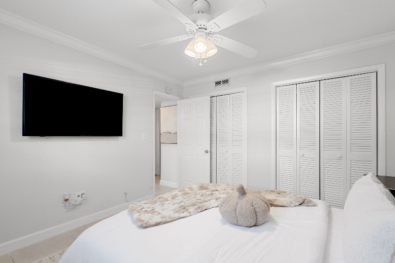 Building Photo - 3215 W Swann Ave