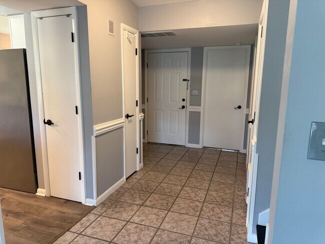 Building Photo - Beautiful 2 bedroom 2 bath unfurnished Townhome - Olde Point Golf Course - Hampstead