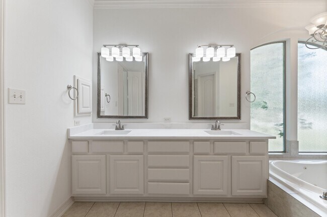 Building Photo - 361 W Tupelo Green Cir