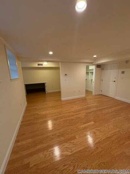 Building Photo - 3 Langdon St