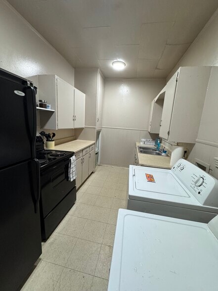 Building Photo - 2379 Highland Ave