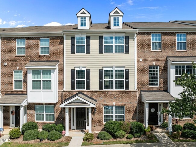 Building Photo - 6052 Kentworth Dr