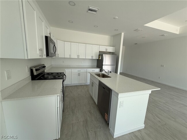 Building Photo - 3005 31st St W