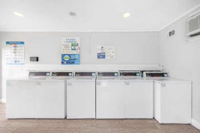 Building Photo - 4312 W Roland St