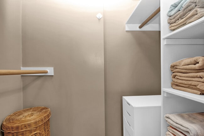 Building Photo - 4274 Gillot Blvd