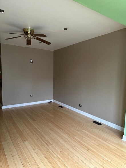 Building Photo - 2521 N Linder Ave