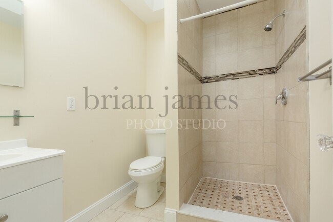 Building Photo - 537 E Penn St