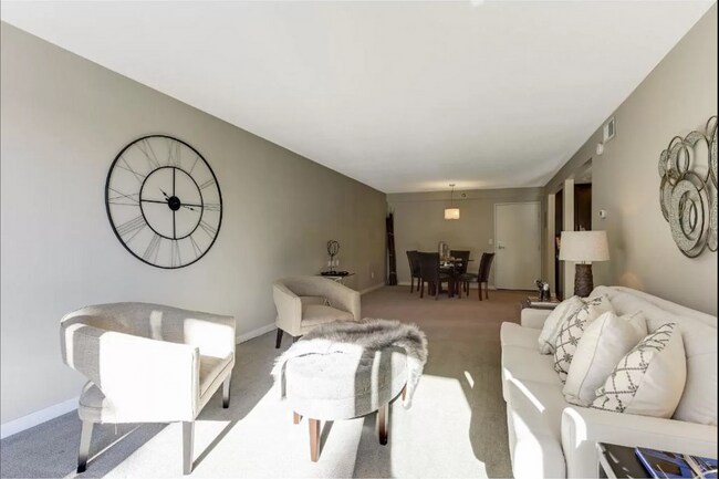 Building Photo - 1Bd/1Ba with Heated Parking, Stainless Steel Appliances, and Pool Access