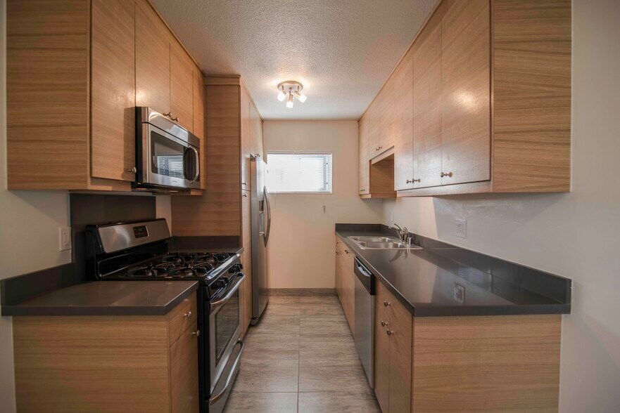 Building Photo - 3519 Clarington Ave