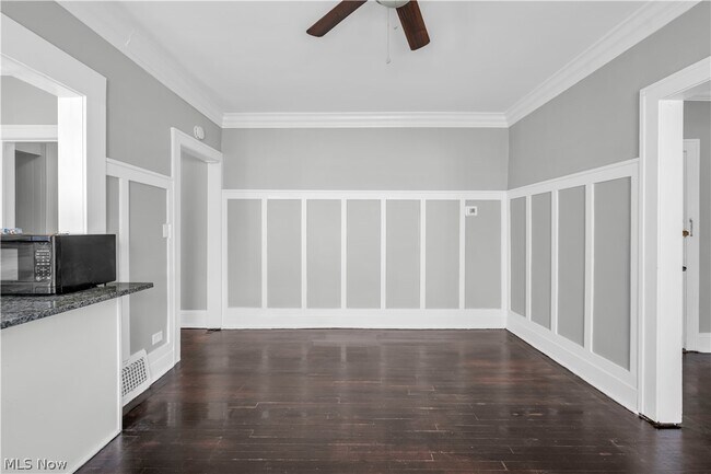 Building Photo - 1353 Phelps Ave