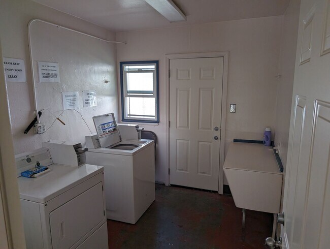 Building Photo - Nevada 4-Plex