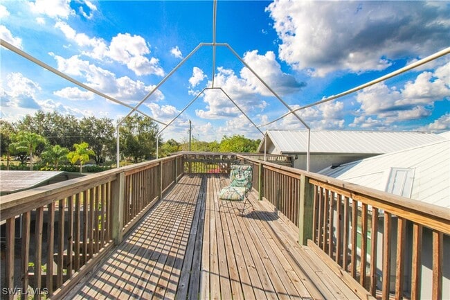 Building Photo - 3935 70th Ave NE