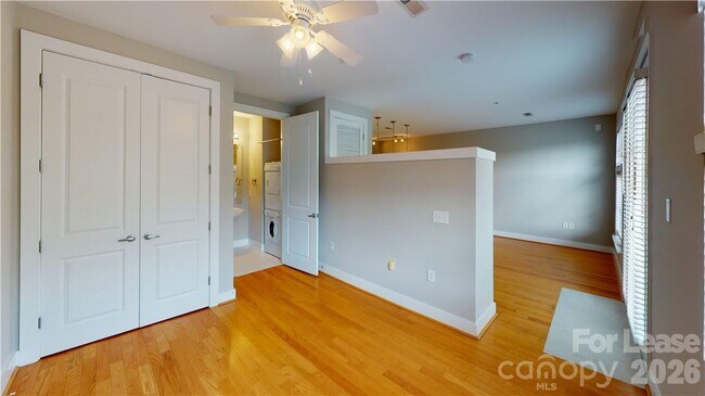 Building Photo - 1101 W 1st St