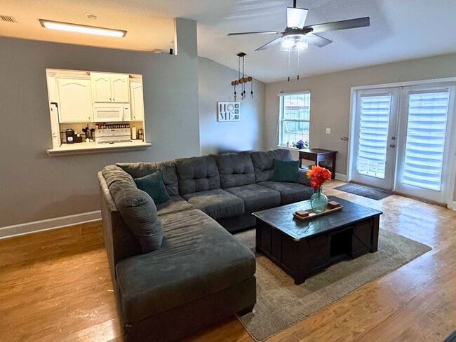 Building Photo - 4/2 with a LARGE fenced in yard!