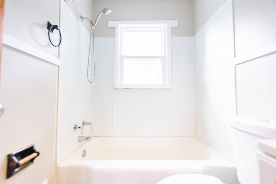 Building Photo - 3725 Watson Ave