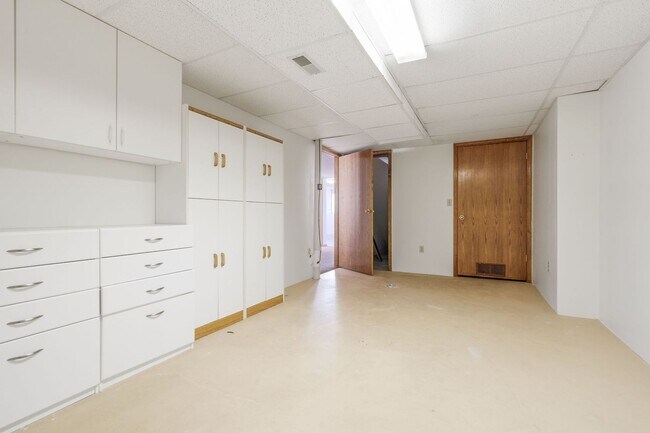 Building Photo - Spacious 4 Bed, 3 Bath Home | Central Vall...