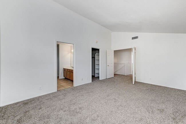 Building Photo - Spacious Henderson Four Bedroom!