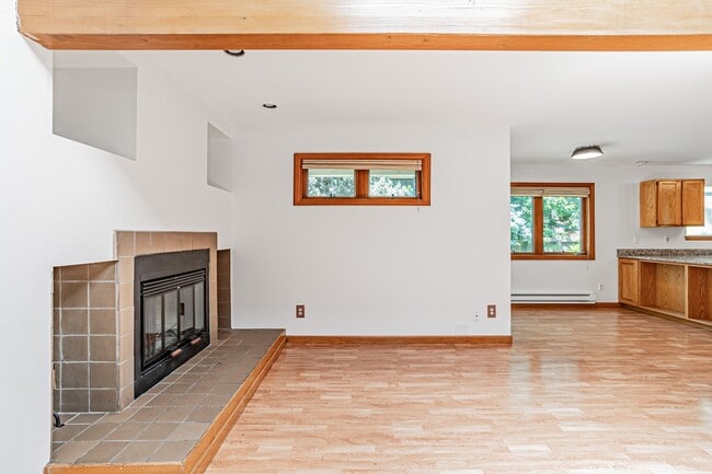 Building Photo - 3BD, 2.5BA Boulder Townhome with 2 Parking Spots