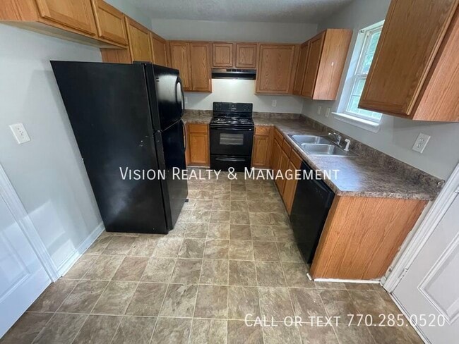 Building Photo - 124 Pin Oak Trail