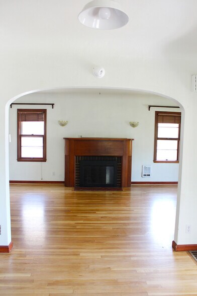 Building Photo - 430 NE Kamiaken St