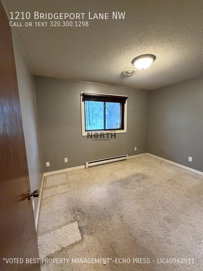 Building Photo - 1210 Bridgeport Ln NW