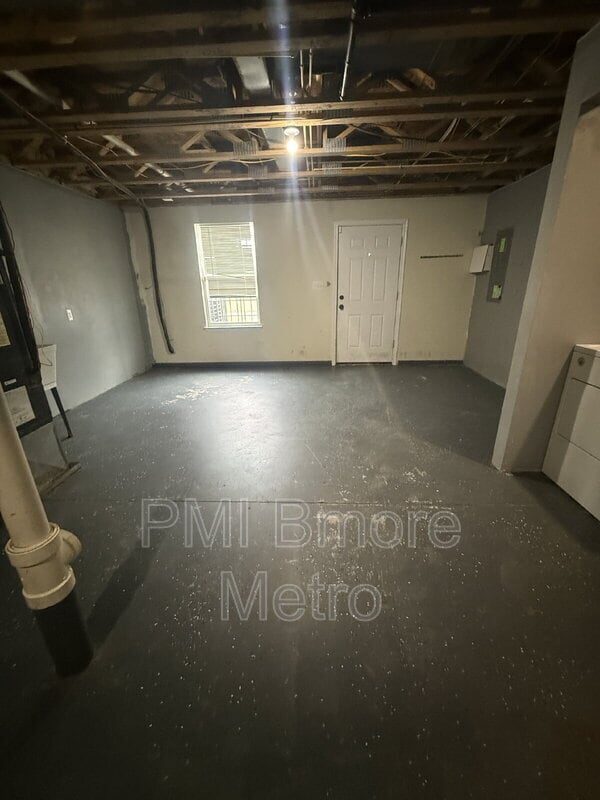 Building Photo - 2615 Huron St