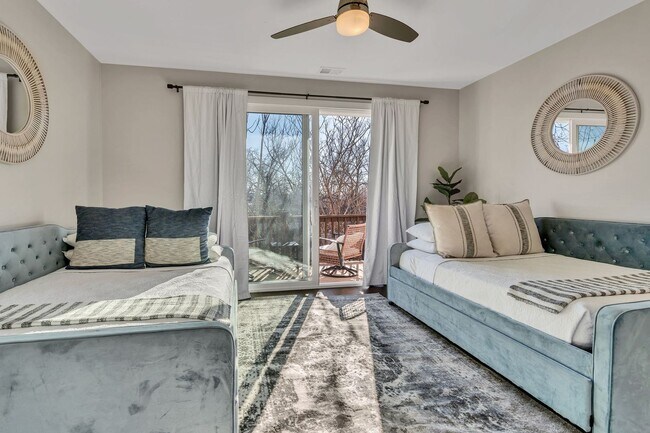 Building Photo - Nashville Skyline Retreat