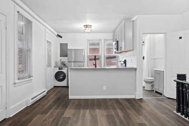 Building Photo - 1531 Green St