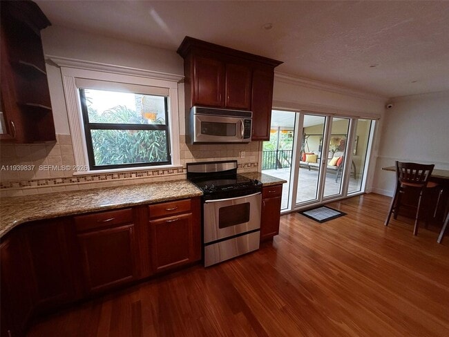 Building Photo - 16005 Kingsmoor Way