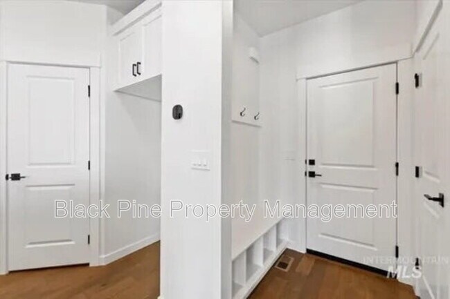 Building Photo - 11021 W Clematis St