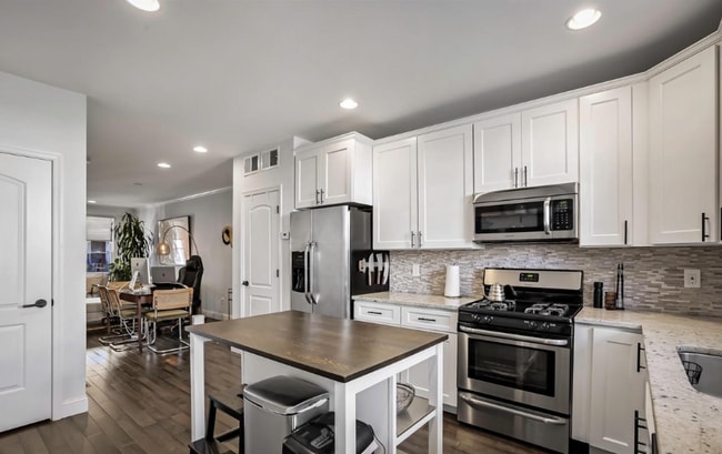 Building Photo - PERFECT FOR STUDENTS!  Jewel of a home in Remington - new renovation