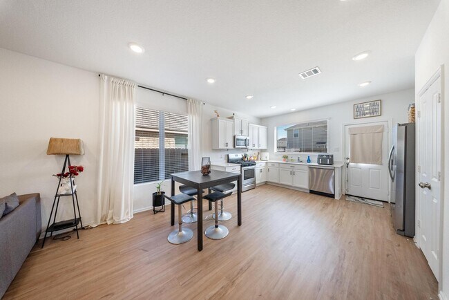 Building Photo - 6304 Barrington Clf Trl