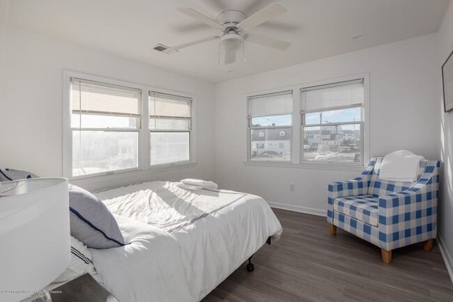 Building Photo - 502 Sunset Blvd