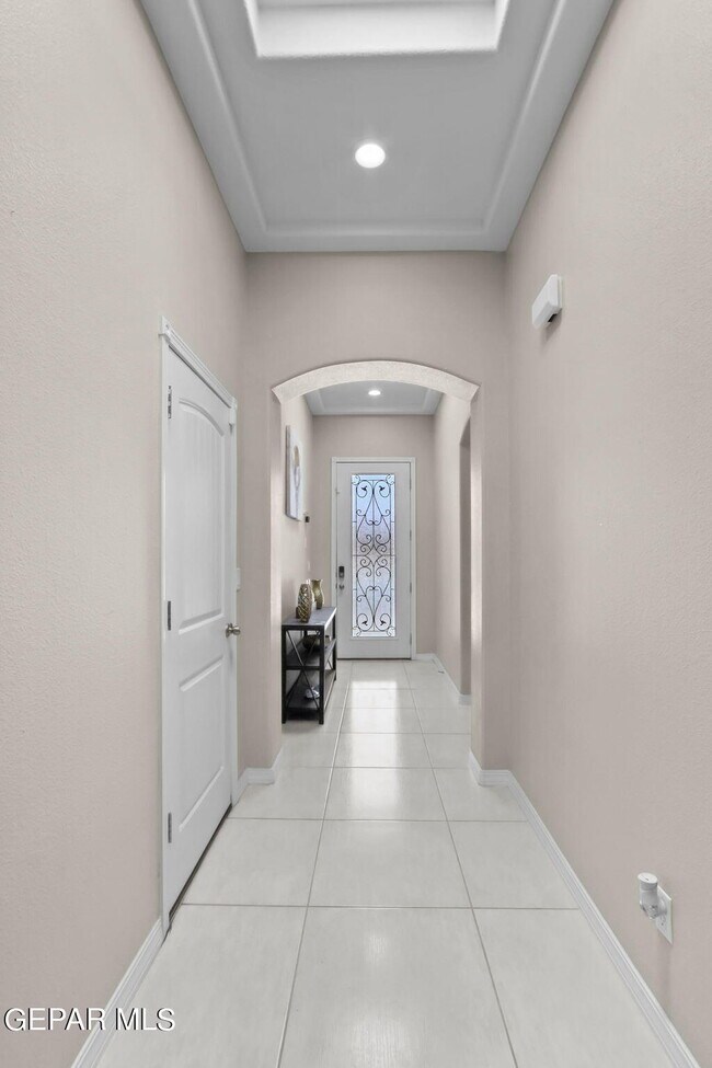 Building Photo - 629 Guy Meyers