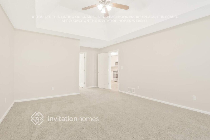 Building Photo - 2694 Candler Dr