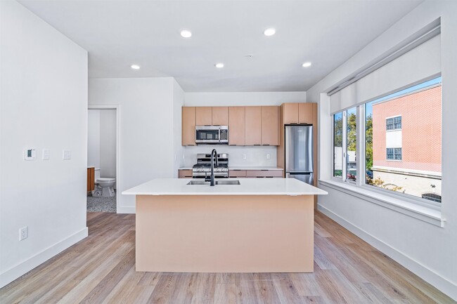 Building Photo - 293 Fairmount Ave