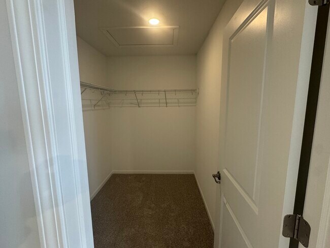 Building Photo - 25736 W Wakefield Dr