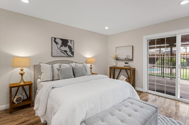 Building Photo - 464 Edelweiss Dr