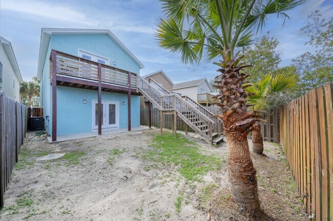 Building Photo - 6440 Summer Oak Dr