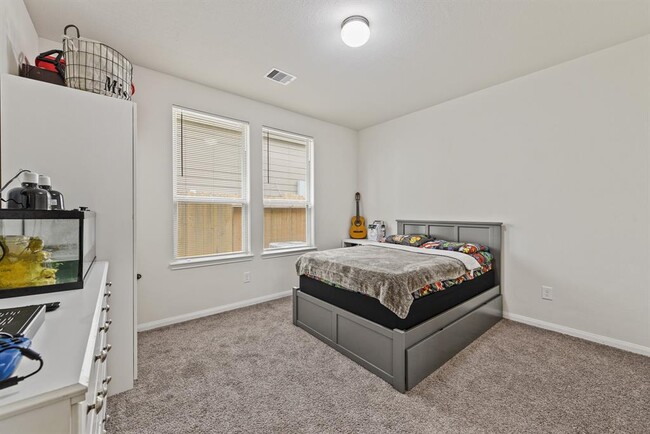 Building Photo - 13096 Laura Lake Dr
