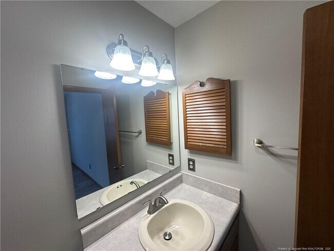 Building Photo - 1202 Huntsman Ct