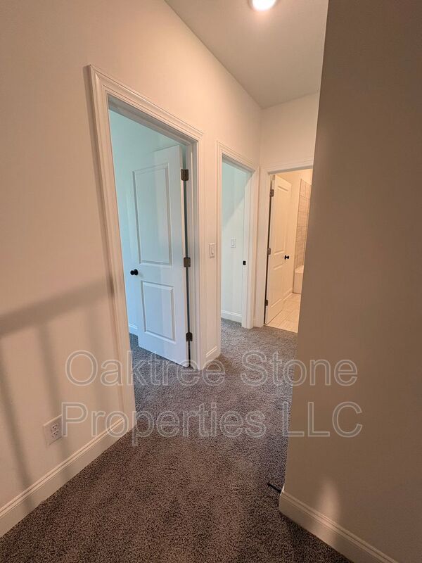 Building Photo - 634 Grove Glen Ct