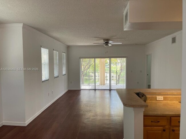 Building Photo - 2412 Centergate Dr