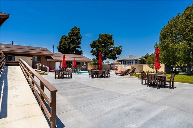 Building Photo - 16444 Bolsa Chica St