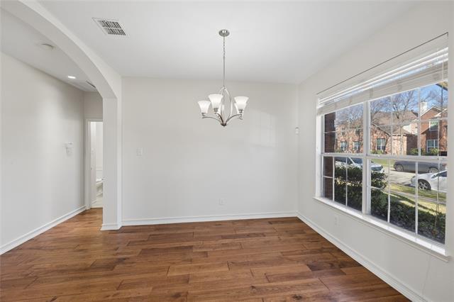 Building Photo - 1616 Broadmoor Dr