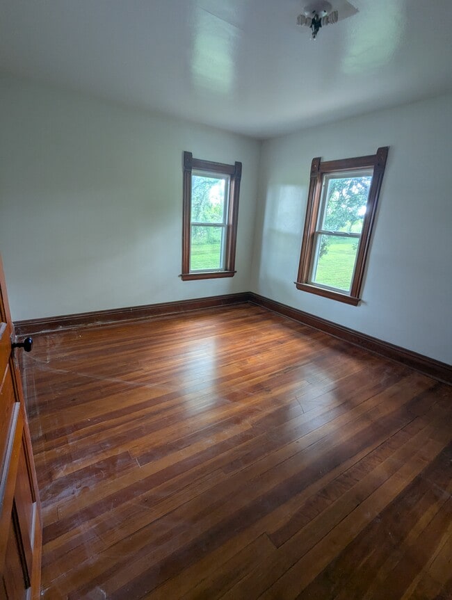 Building Photo - 10326 Brattlie Rd